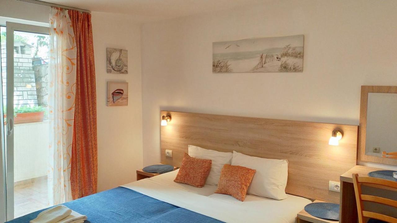 Guesthouse Tri Palme Bečići Extérieur photo