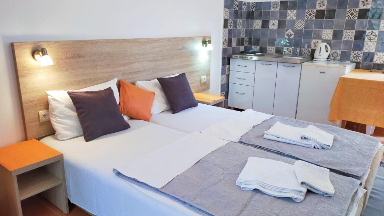 Guesthouse Tri Palme Bečići Extérieur photo