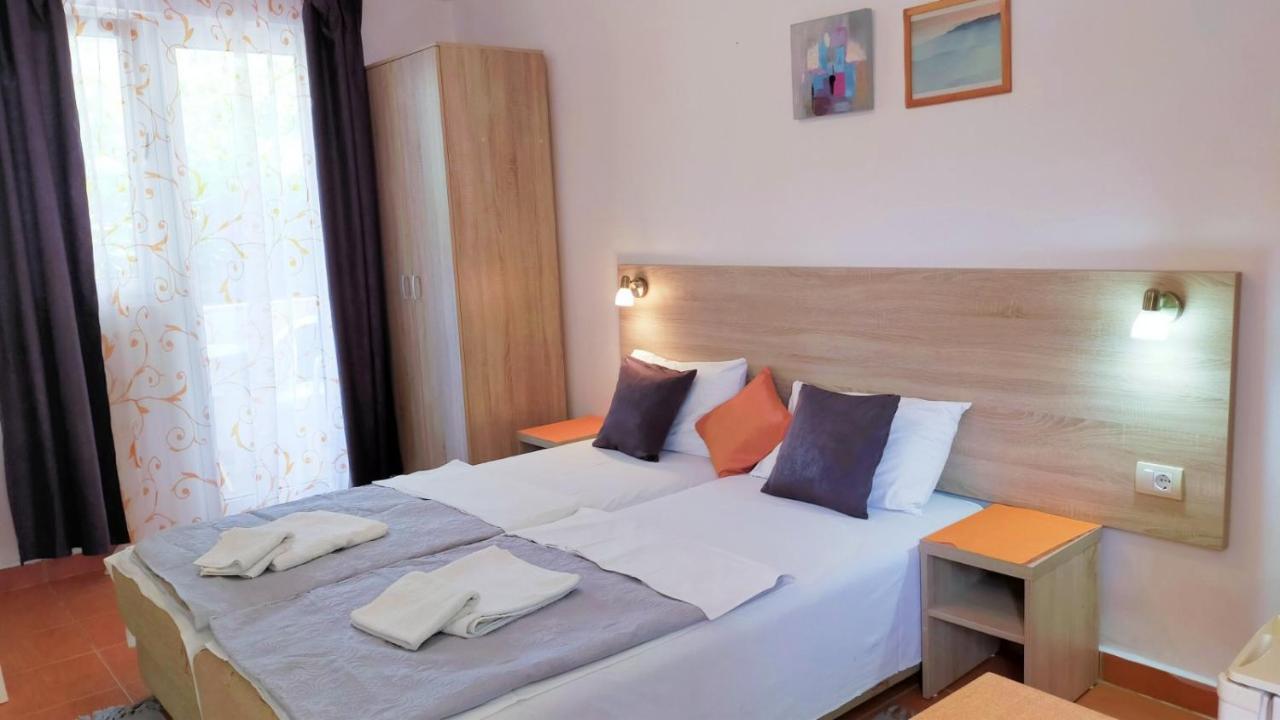 Guesthouse Tri Palme Bečići Extérieur photo