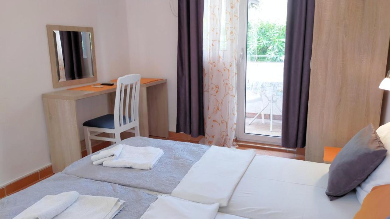 Guesthouse Tri Palme Bečići Extérieur photo