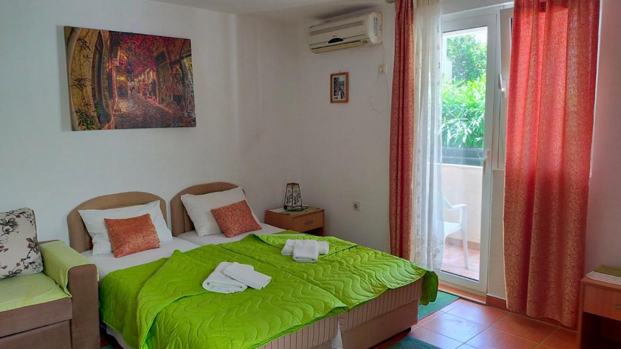 Guesthouse Tri Palme Bečići Extérieur photo