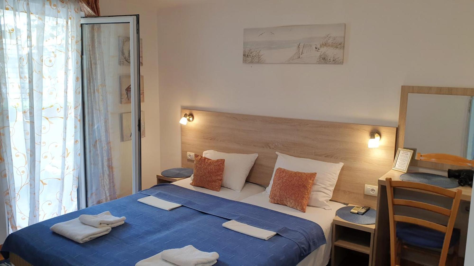 Guesthouse Tri Palme Bečići Extérieur photo