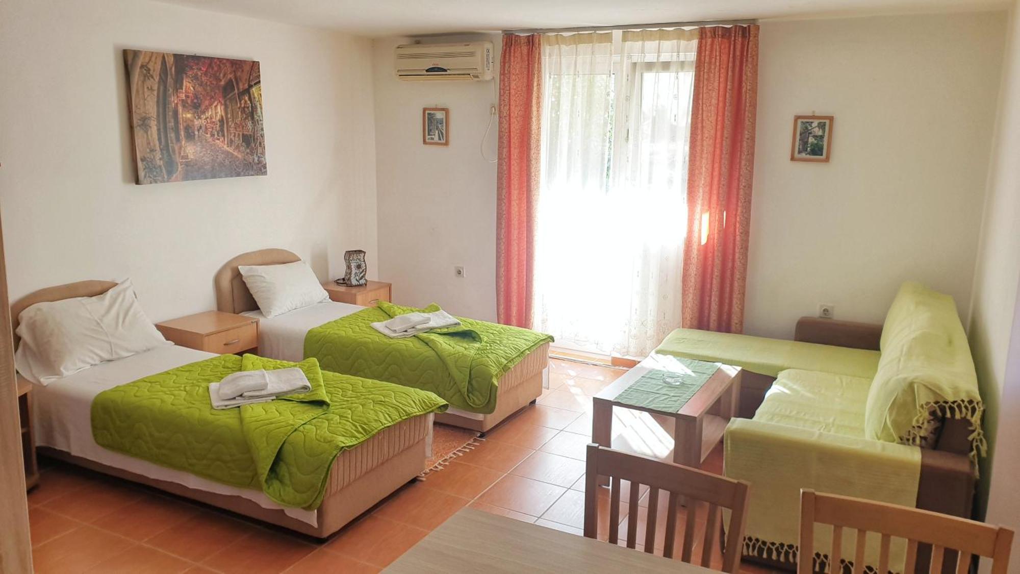Guesthouse Tri Palme Bečići Extérieur photo
