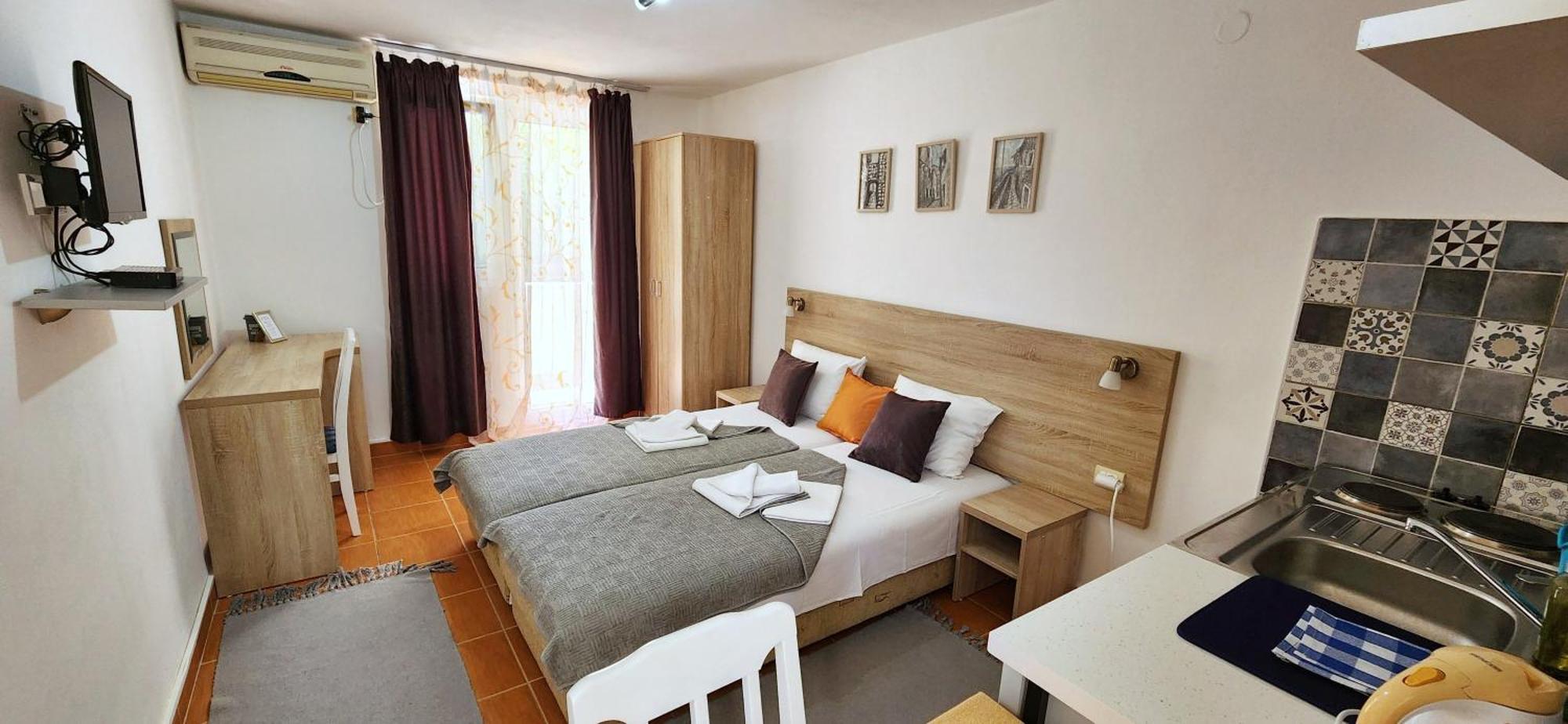 Guesthouse Tri Palme Bečići Extérieur photo