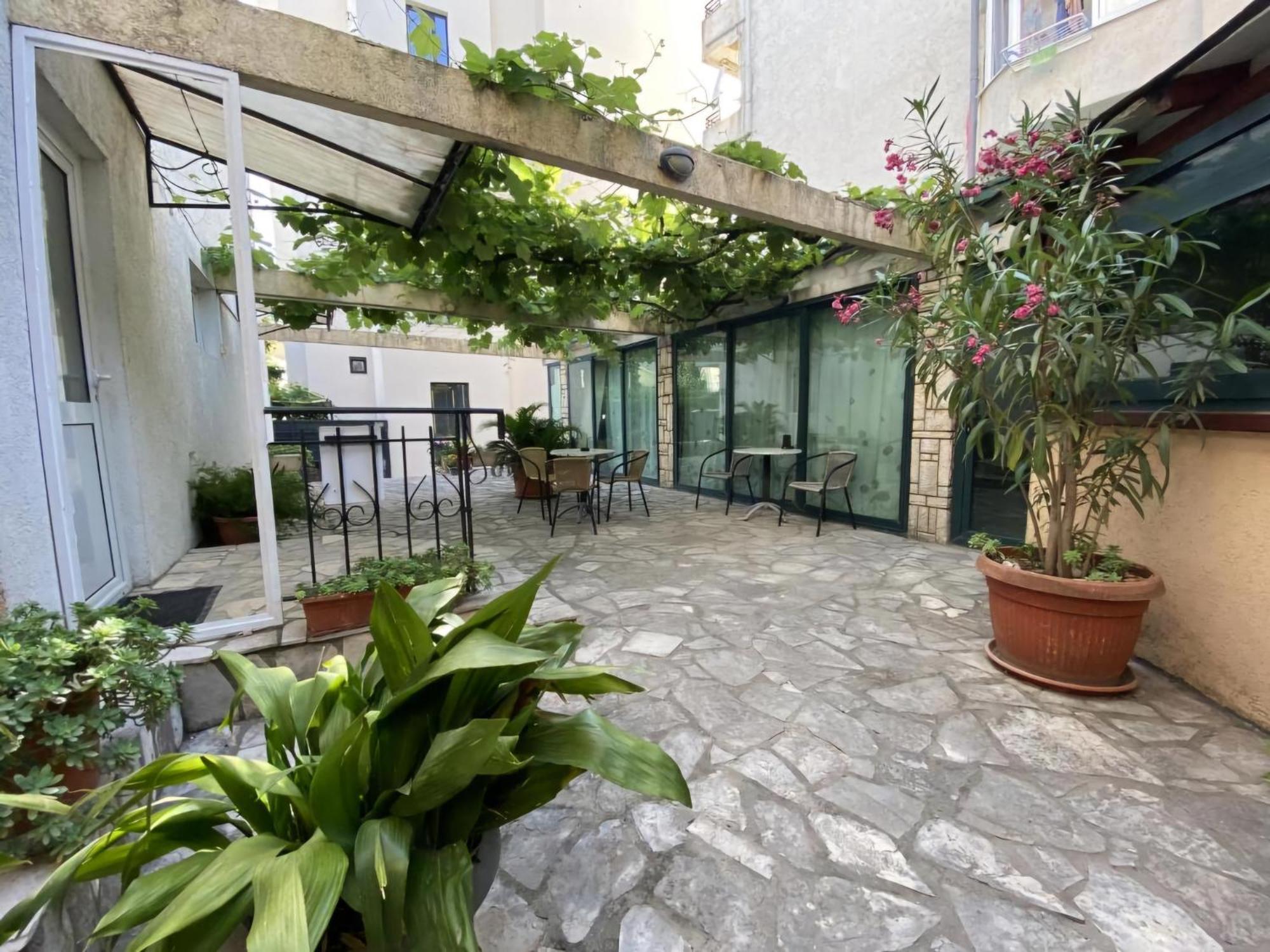 Guesthouse Tri Palme Bečići Extérieur photo