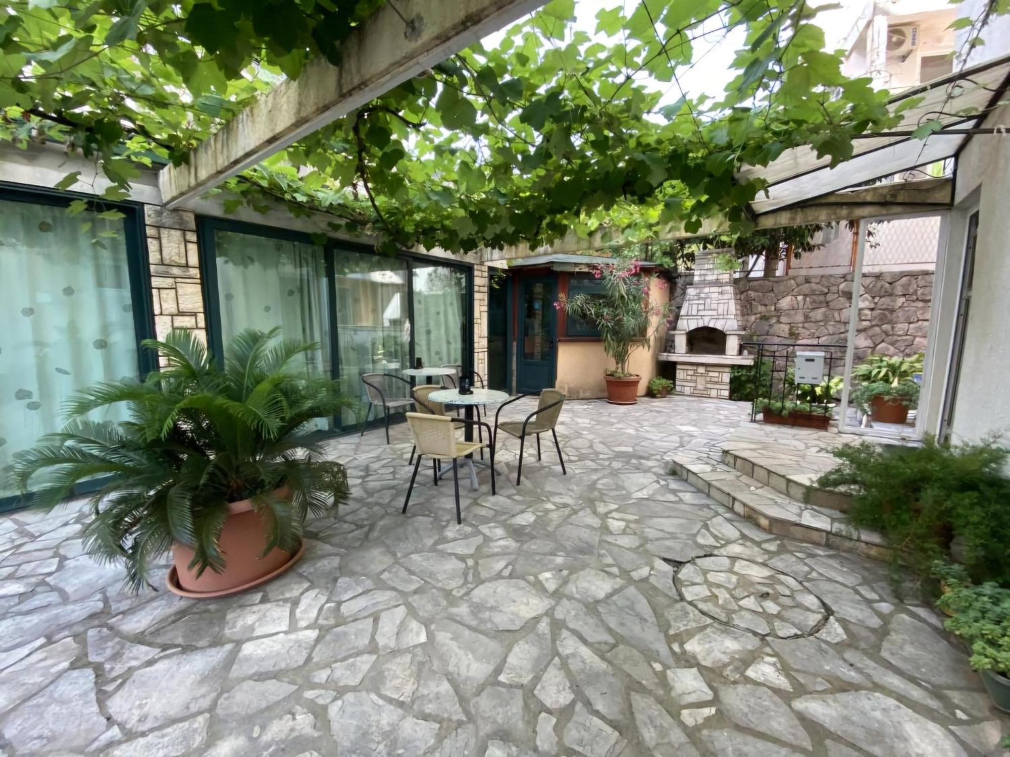 Guesthouse Tri Palme Bečići Extérieur photo